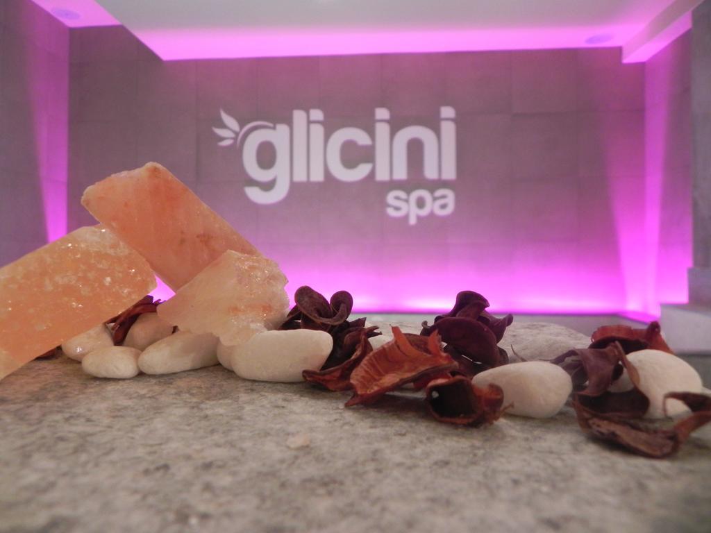 Hotel Villa Glicini Pinerolo Exterior foto