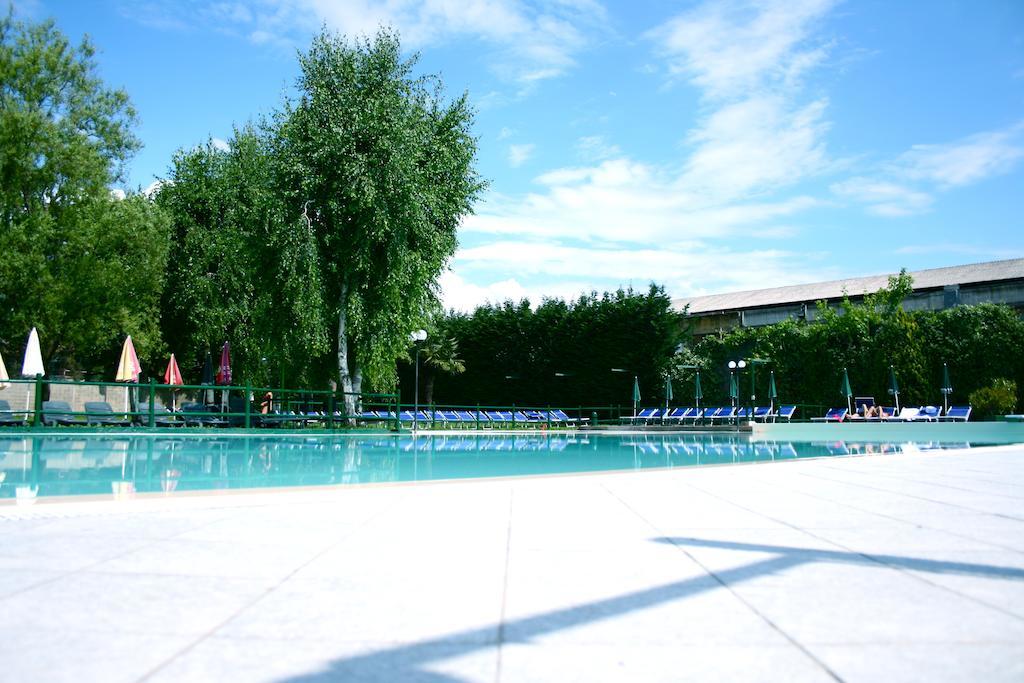 Hotel Villa Glicini Pinerolo Exterior foto